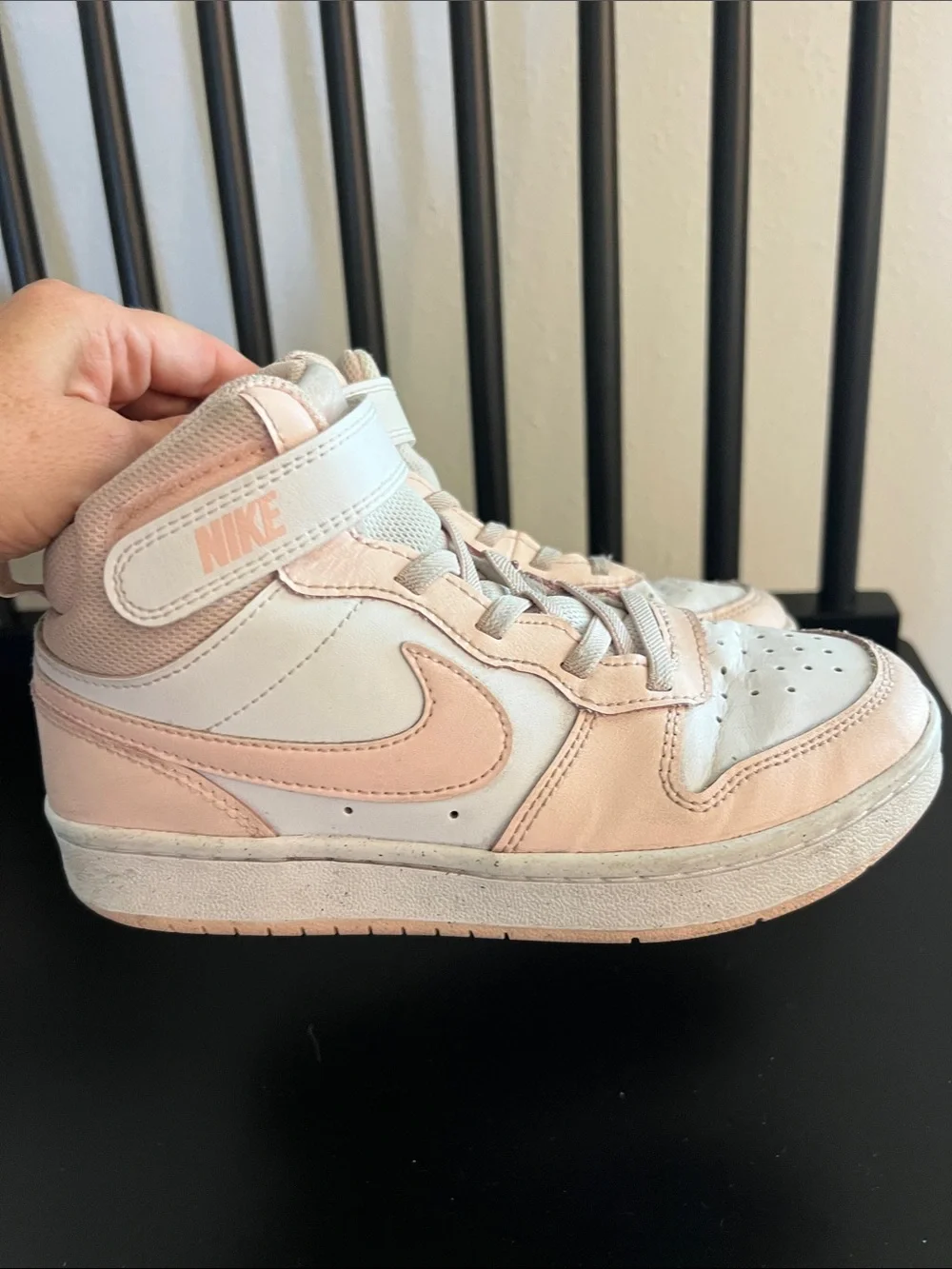 ❤️3/$25 (2) Nike Kids Sneakers in White & Pink